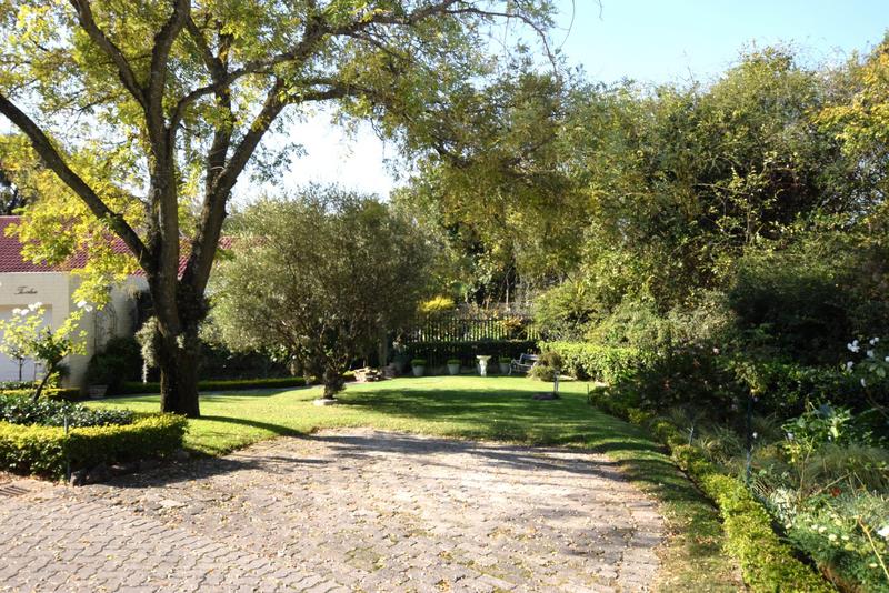 To Let 2 Bedroom Property for Rent in Bryanston Gauteng