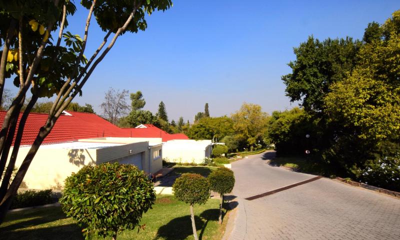 To Let 2 Bedroom Property for Rent in Bryanston Gauteng