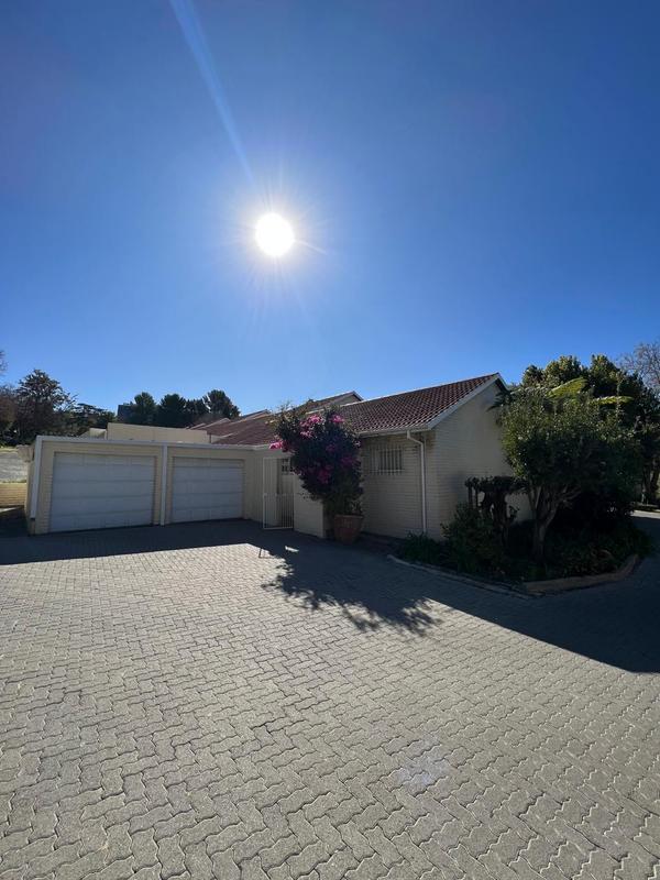 To Let 2 Bedroom Property for Rent in Bryanston Gauteng
