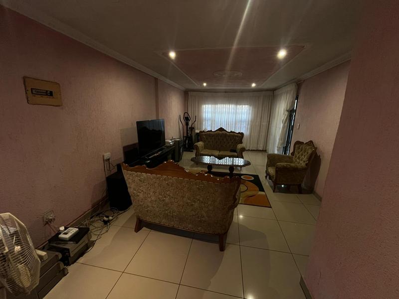 2 Bedroom Property for Sale in Molapo Gauteng