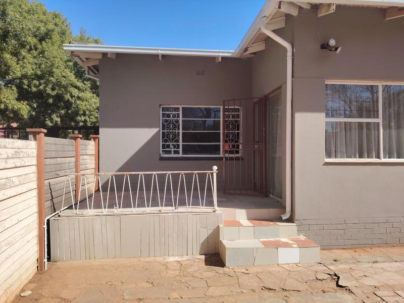 To Let 3 Bedroom Property for Rent in Lyttelton Gauteng