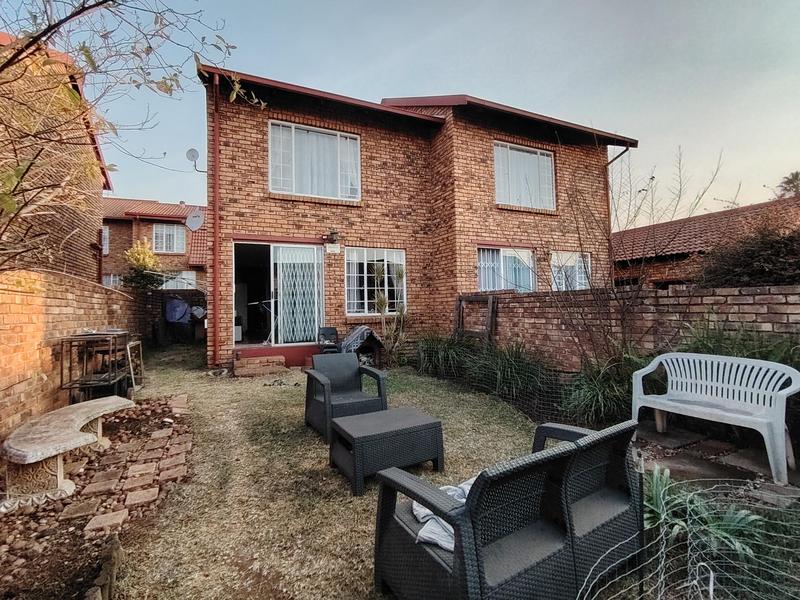To Let 2 Bedroom Property for Rent in Zwartkop Gauteng