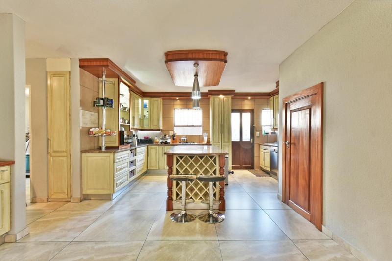 4 Bedroom Property for Sale in Strubensvallei Gauteng