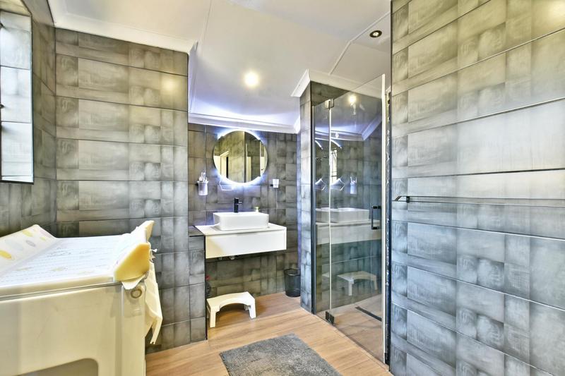 4 Bedroom Property for Sale in Strubensvallei Gauteng
