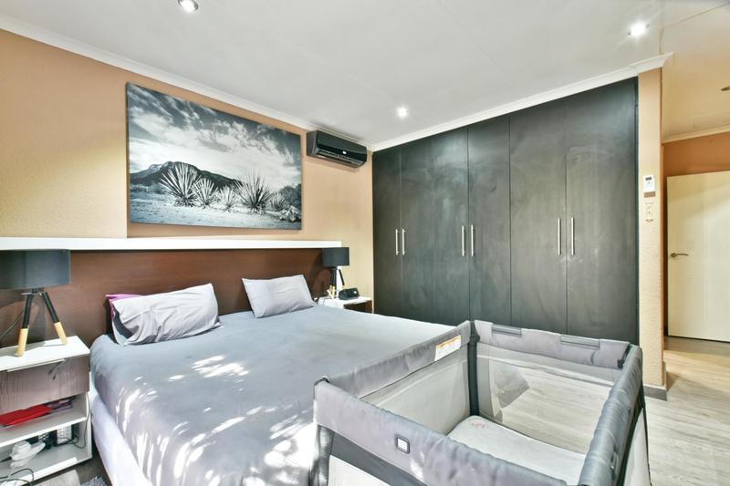 4 Bedroom Property for Sale in Strubensvallei Gauteng
