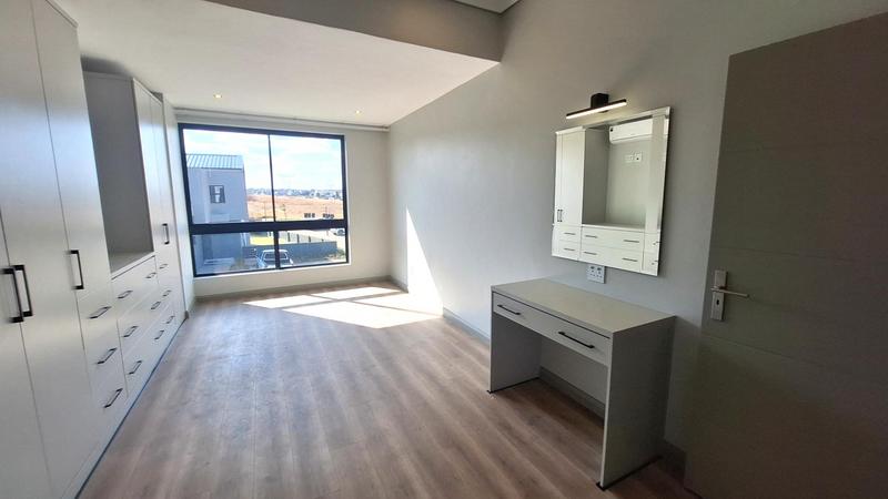 To Let 3 Bedroom Property for Rent in Midstream Meadows Gauteng