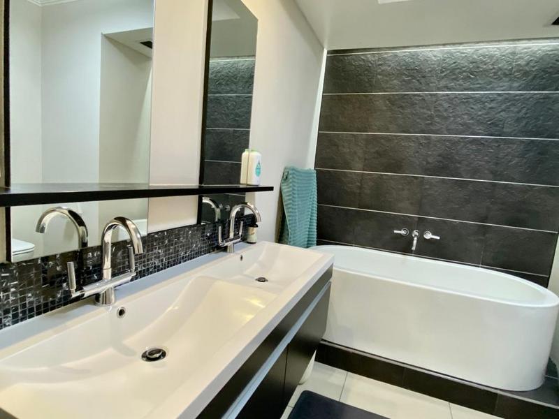 To Let 2 Bedroom Property for Rent in Morningside Gauteng
