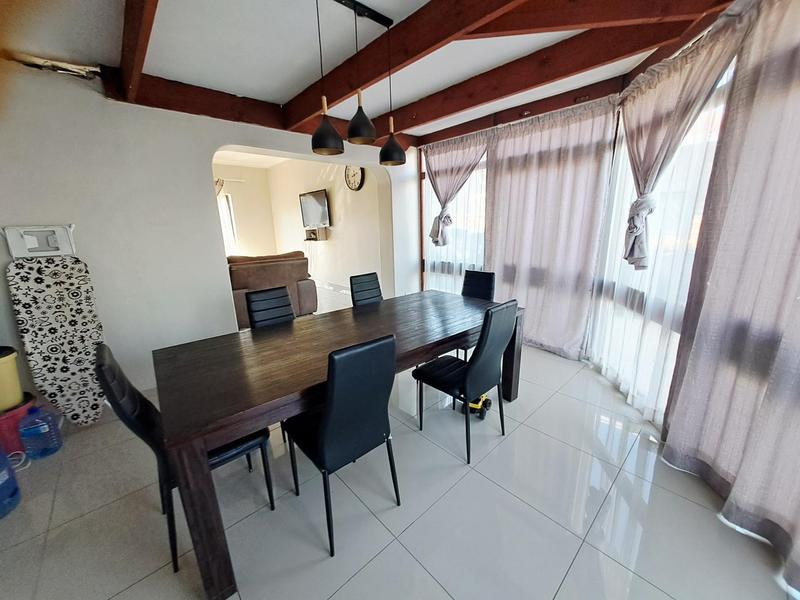 To Let 3 Bedroom Property for Rent in Symhurst Gauteng