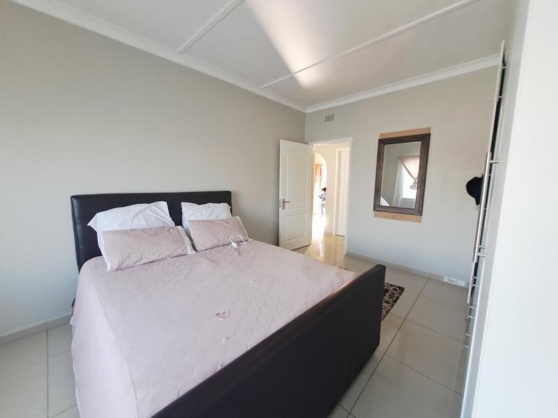 To Let 3 Bedroom Property for Rent in Symhurst Gauteng