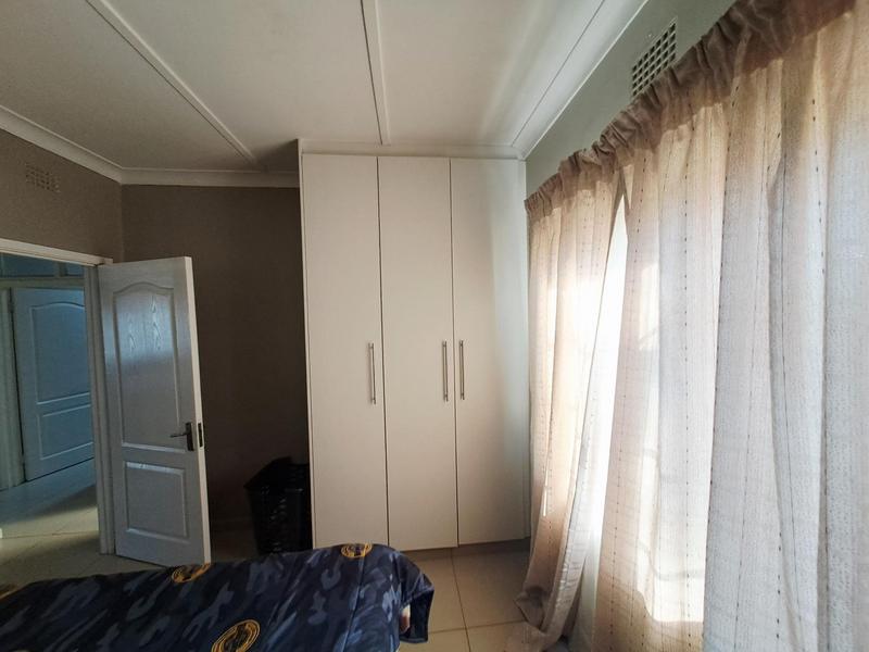 To Let 3 Bedroom Property for Rent in Symhurst Gauteng
