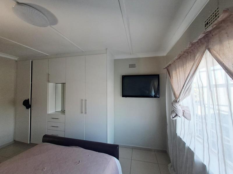To Let 3 Bedroom Property for Rent in Symhurst Gauteng