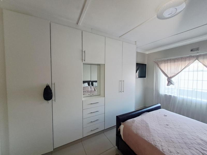 To Let 3 Bedroom Property for Rent in Symhurst Gauteng