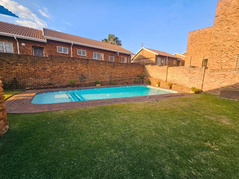 2 Bedroom Property for Sale in Norkem Park Gauteng