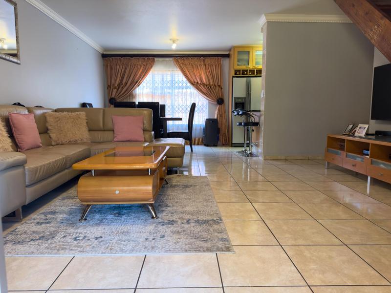 3 Bedroom Property for Sale in Willowbrook Gauteng