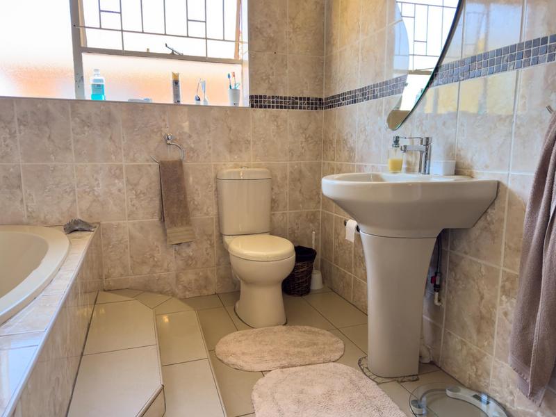 3 Bedroom Property for Sale in Willowbrook Gauteng