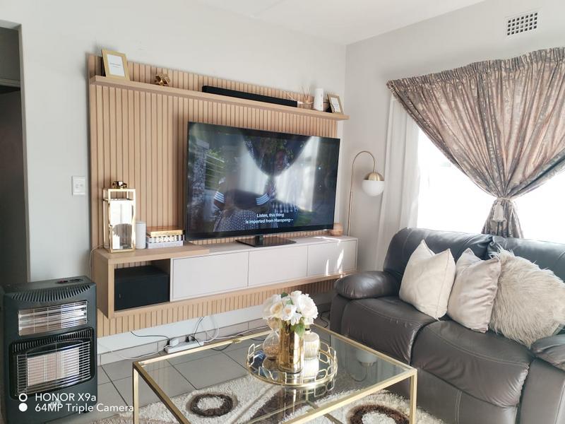 To Let 2 Bedroom Property for Rent in Ravenswood Gauteng