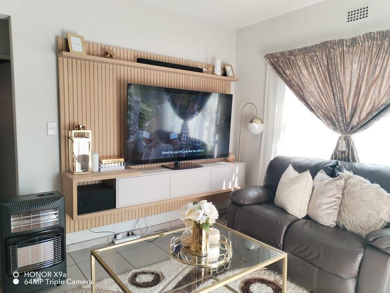 To Let 2 Bedroom Property for Rent in Ravenswood Gauteng