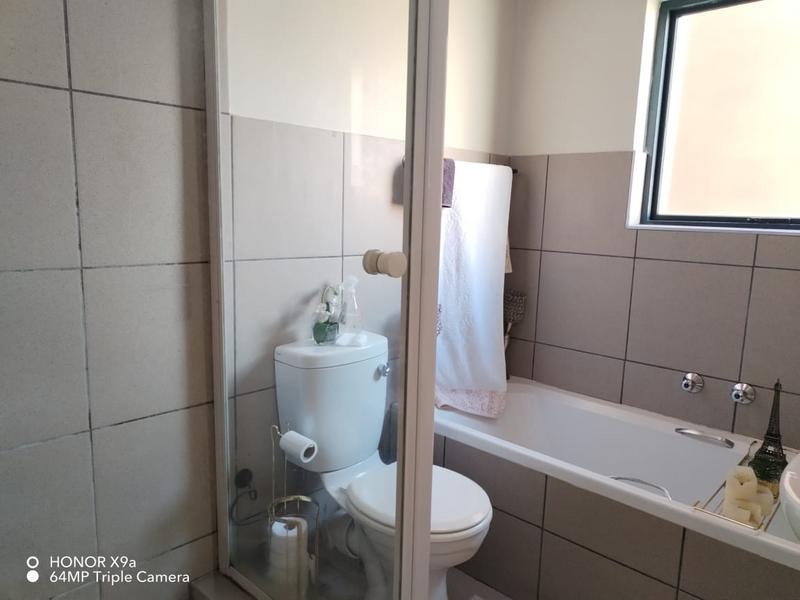To Let 2 Bedroom Property for Rent in Ravenswood Gauteng