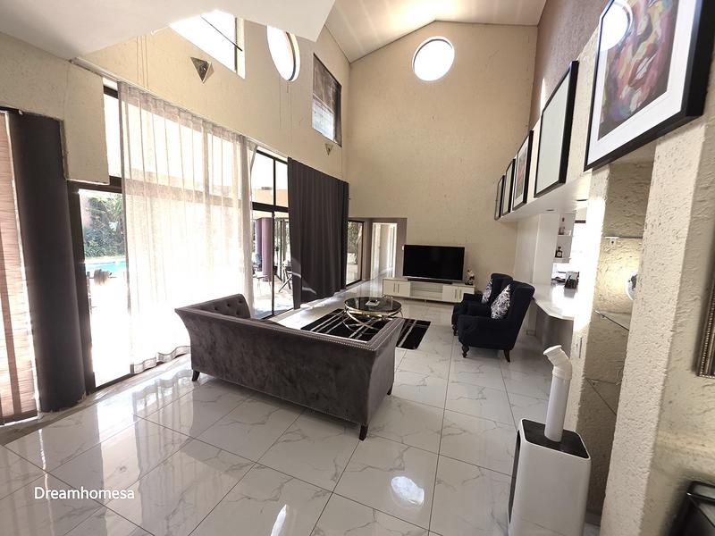 To Let 5 Bedroom Property for Rent in Bryanston Gauteng