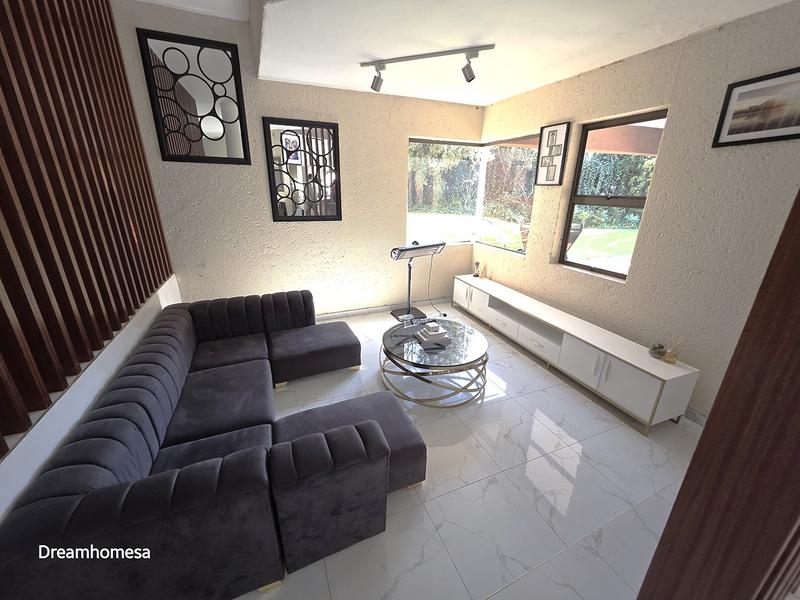 To Let 5 Bedroom Property for Rent in Bryanston Gauteng