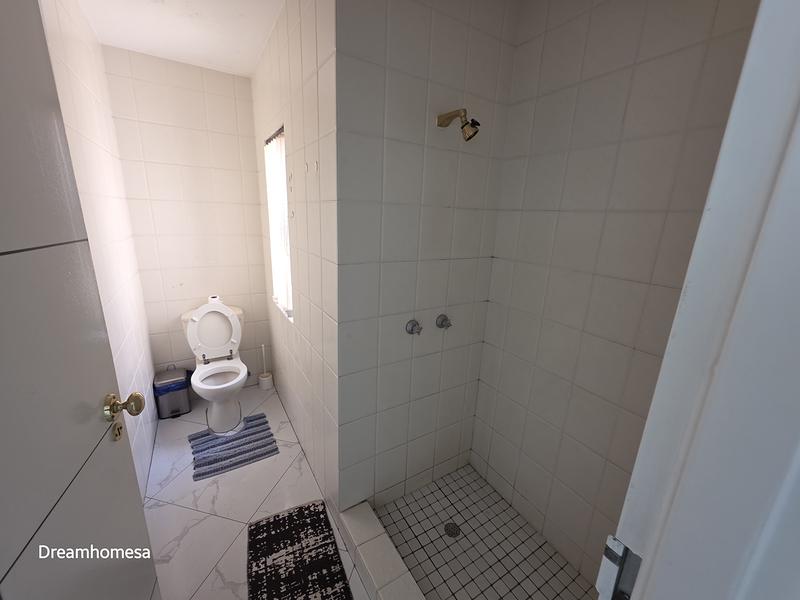 To Let 5 Bedroom Property for Rent in Bryanston Gauteng