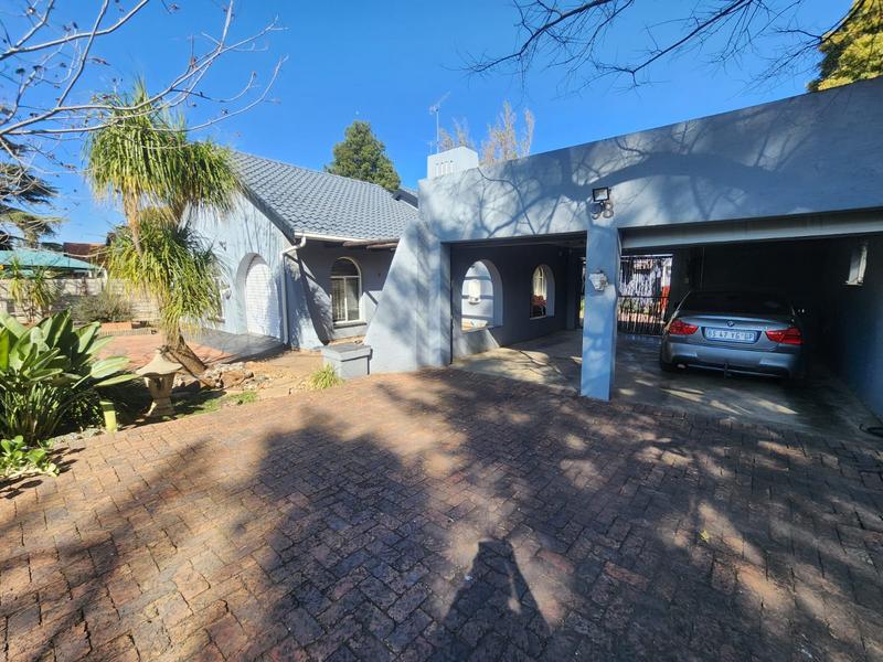 3 Bedroom Property for Sale in Brackendowns Gauteng