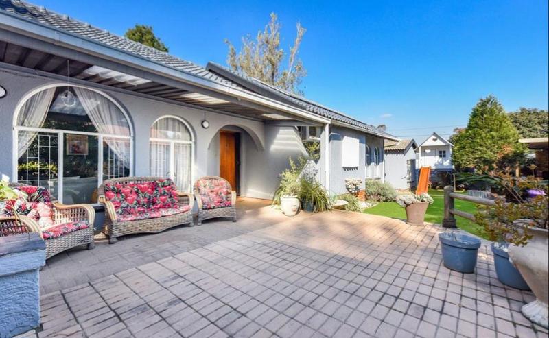 3 Bedroom Property for Sale in Brackendowns Gauteng