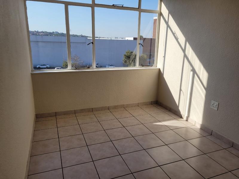 3 Bedroom Property for Sale in New Redruth Gauteng