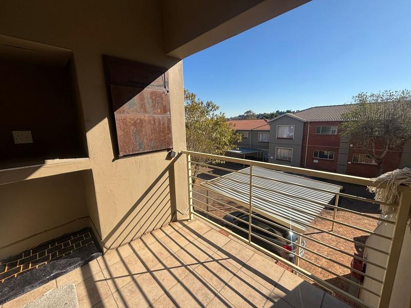 2 Bedroom Property for Sale in Florida Glen Gauteng