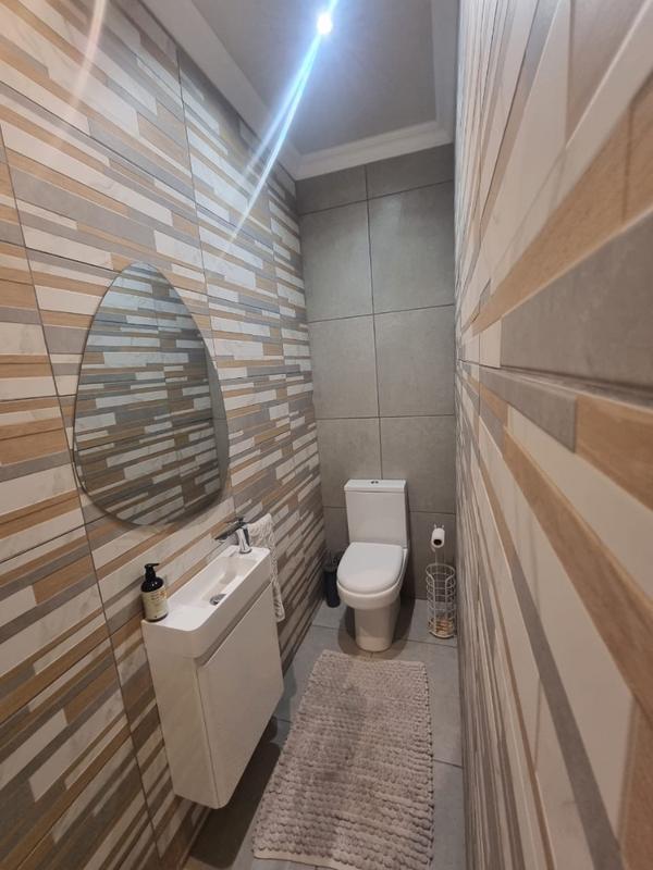 4 Bedroom Property for Sale in Vanderbijlpark SW 5 Gauteng