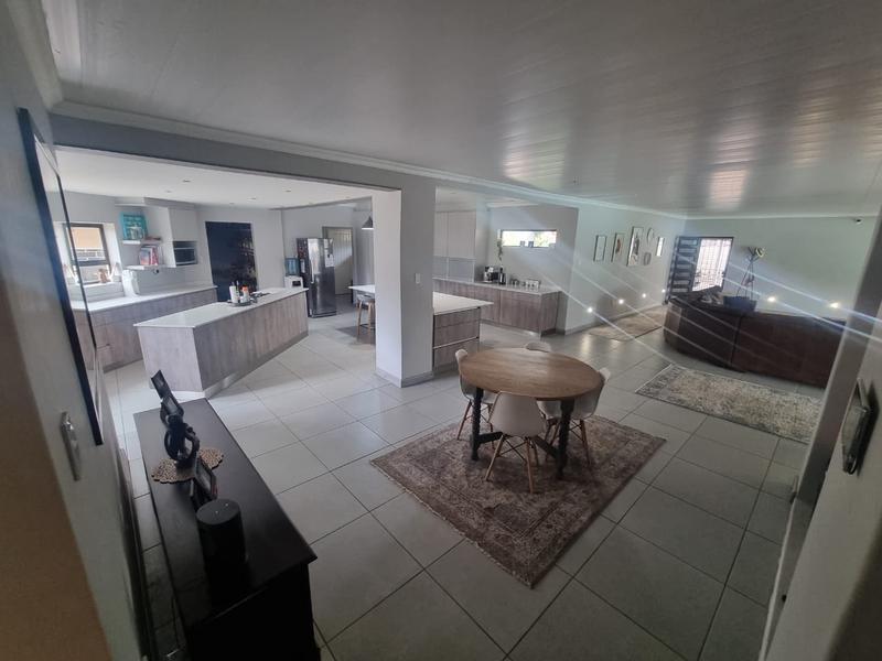 4 Bedroom Property for Sale in Vanderbijlpark SW 5 Gauteng