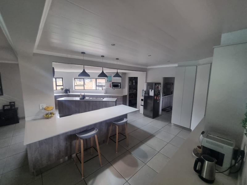 4 Bedroom Property for Sale in Vanderbijlpark SW 5 Gauteng