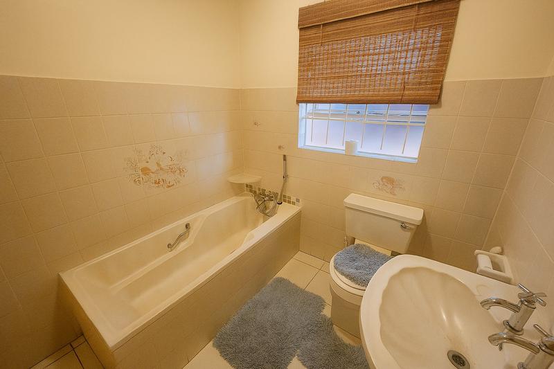 To Let 3 Bedroom Property for Rent in Garsfontein Gauteng
