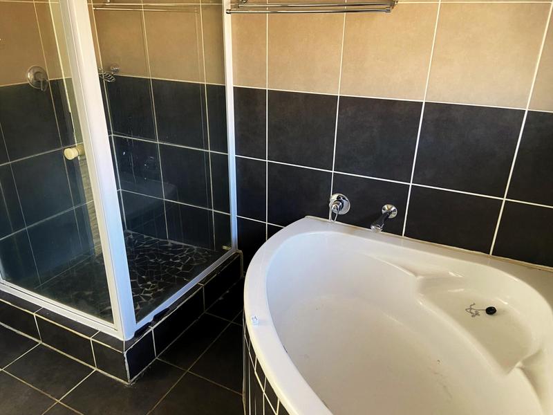 3 Bedroom Property for Sale in Honeydew Manor Gauteng