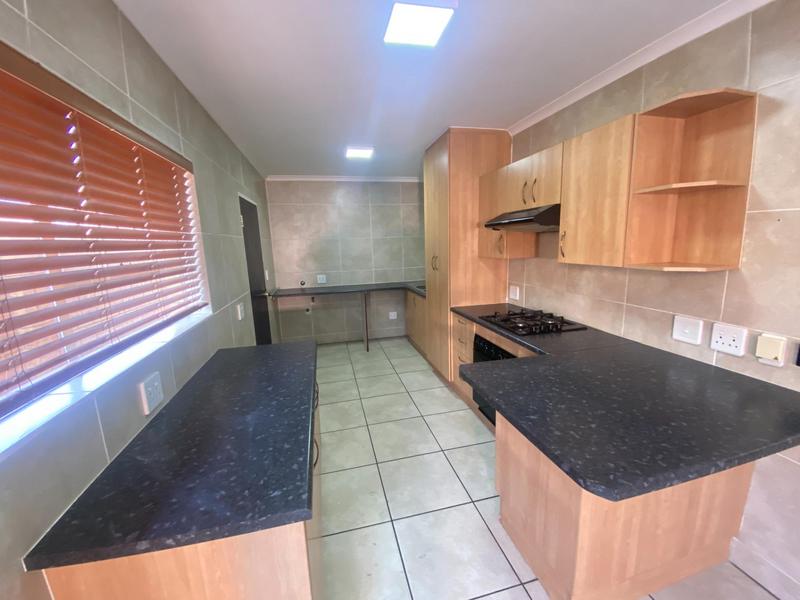 3 Bedroom Property for Sale in Honeydew Manor Gauteng
