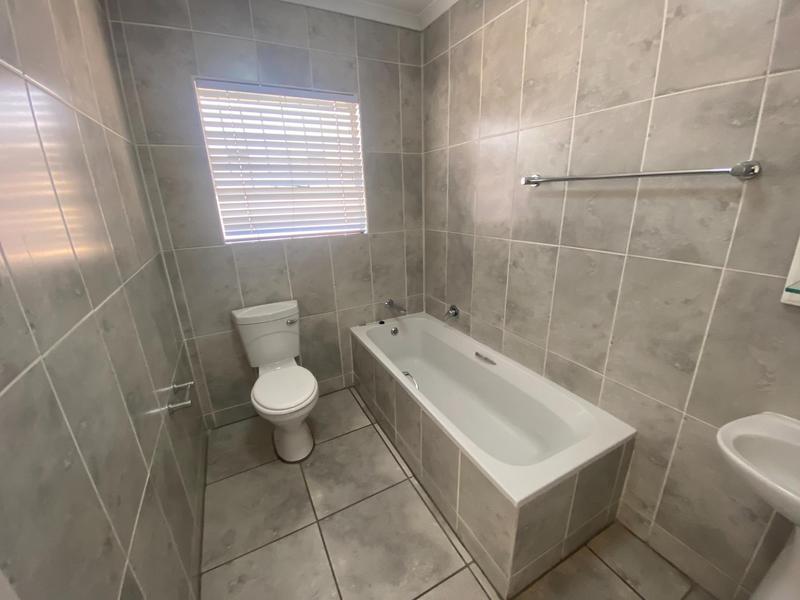 3 Bedroom Property for Sale in Honeydew Manor Gauteng