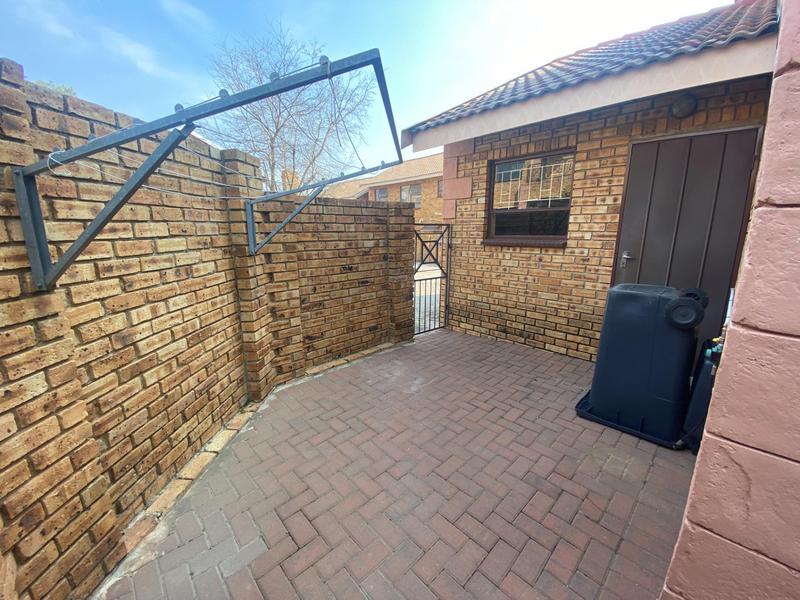 3 Bedroom Property for Sale in Honeydew Manor Gauteng