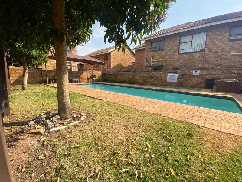 3 Bedroom Property for Sale in Honeydew Manor Gauteng