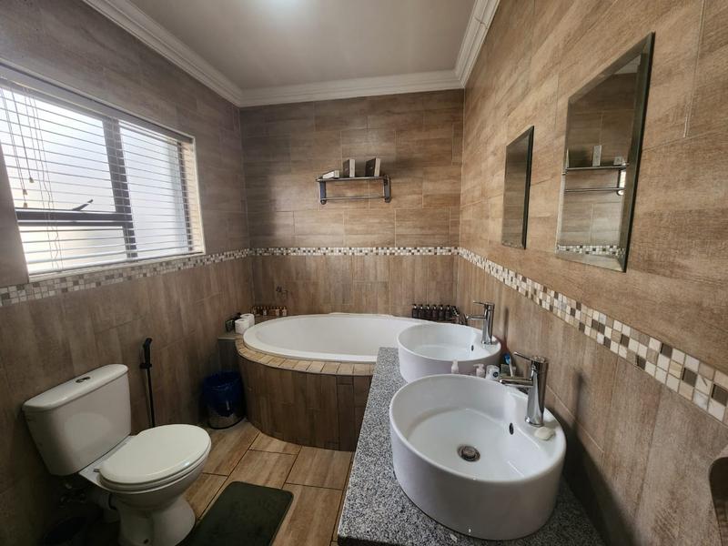 3 Bedroom Property for Sale in Raslouw Glen Gauteng