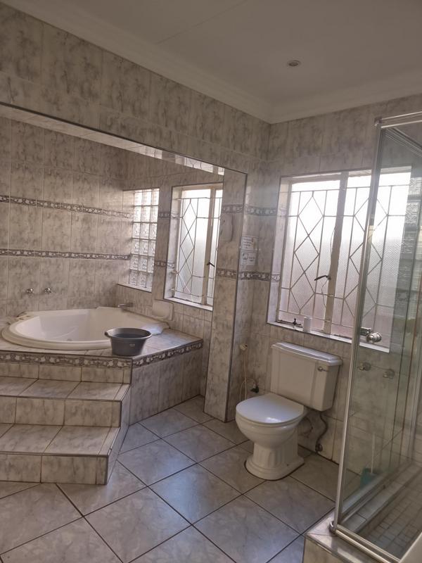 To Let 4 Bedroom Property for Rent in Kensington Gauteng