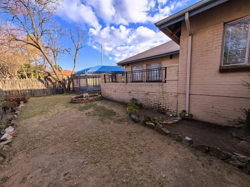 To Let 3 Bedroom Property for Rent in Edenvale Gauteng
