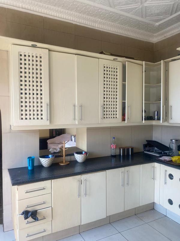 To Let 4 Bedroom Property for Rent in Bezuidenhout Valley Gauteng