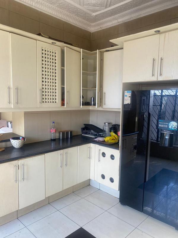 To Let 4 Bedroom Property for Rent in Bezuidenhout Valley Gauteng