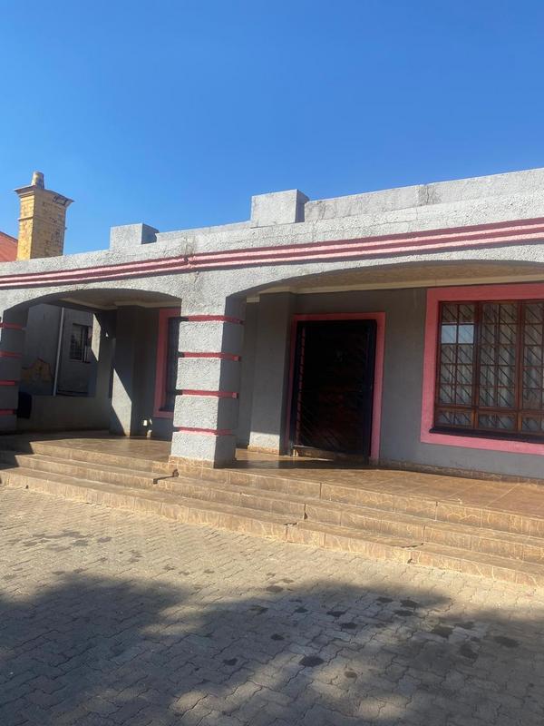 To Let 4 Bedroom Property for Rent in Bezuidenhout Valley Gauteng