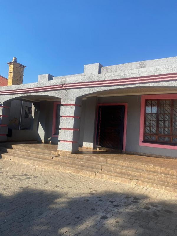 To Let 4 Bedroom Property for Rent in Bezuidenhout Valley Gauteng
