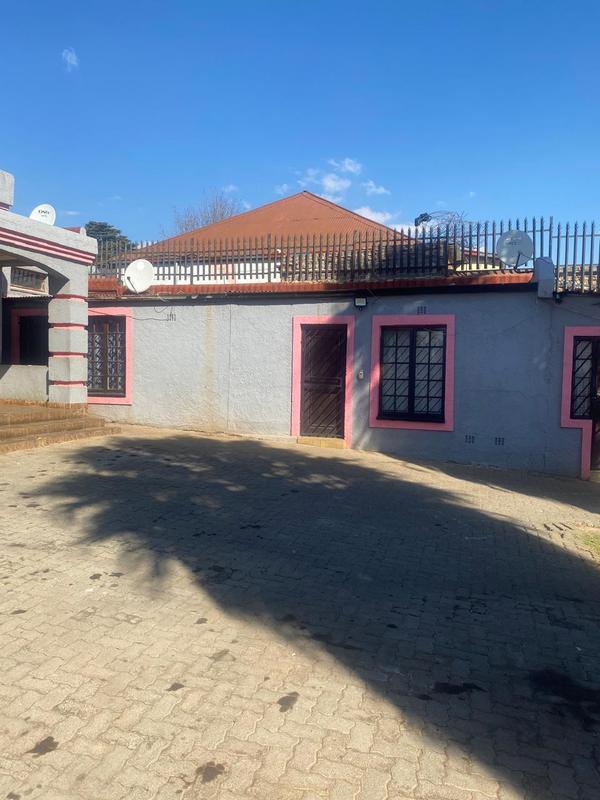 To Let 4 Bedroom Property for Rent in Bezuidenhout Valley Gauteng