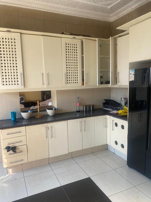 To Let 4 Bedroom Property for Rent in Bezuidenhout Valley Gauteng