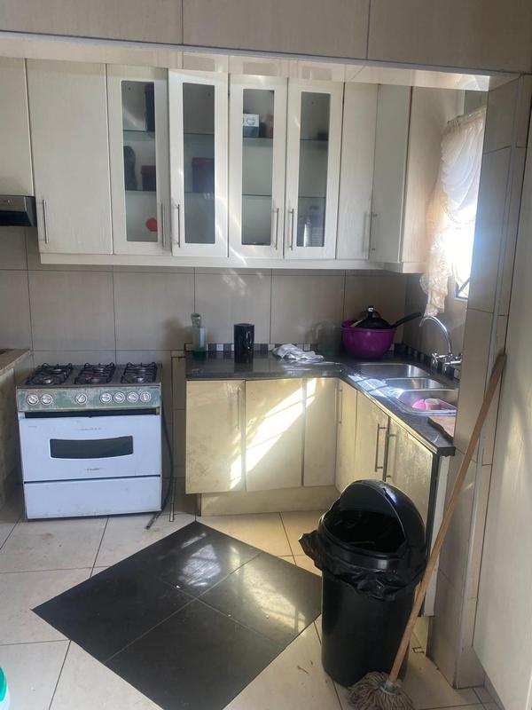 To Let 4 Bedroom Property for Rent in Bezuidenhout Valley Gauteng