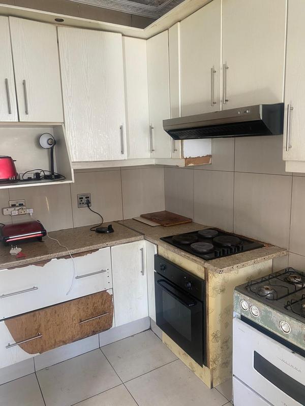To Let 4 Bedroom Property for Rent in Bezuidenhout Valley Gauteng