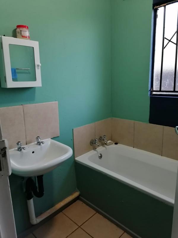 To Let 2 Bedroom Property for Rent in Protea Glen Gauteng
